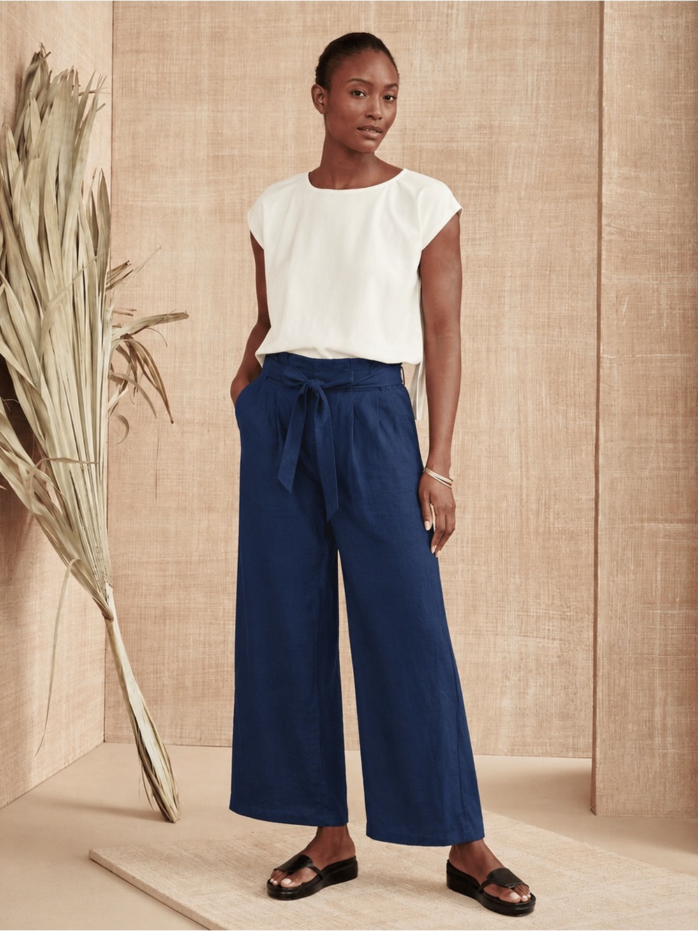 Club Monaco Linen Blend Wide Leg Pants Blue Belted Size 8 Ankle Length
